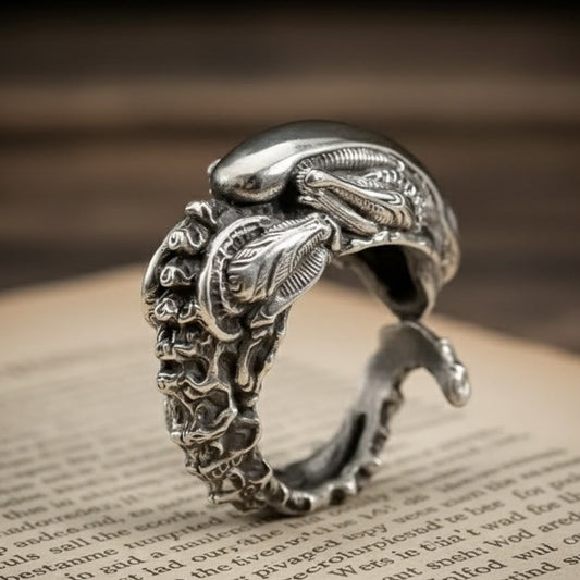 Adjustable alien inspired ring, alien movie